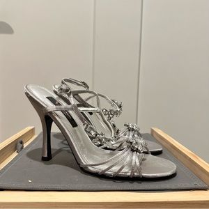 NWOT Silver Nina evening heels size 7
